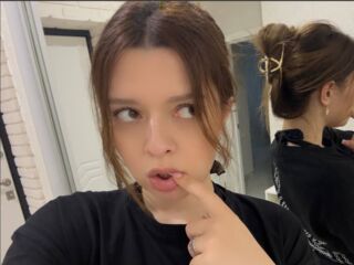 naughty cam girl fingering pussy DevonaChurchey