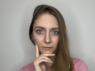 camslut showing pussy GenevaAndrode