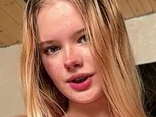 naked camgirl gallery JeannettaCeraos