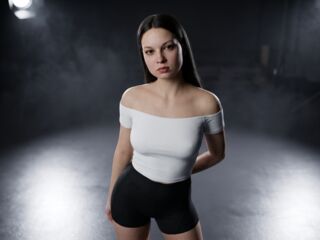 camgirl fingering bald pussy LeibeeThi