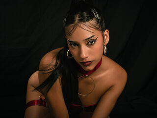 cam girl fingering pussy LilithBrooks