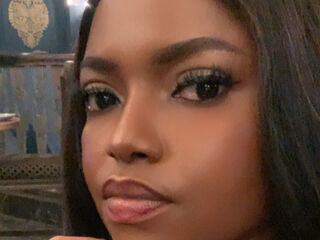 live striptease NinaKiki