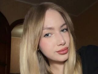 naked camgirl masturbating SauBlaydes