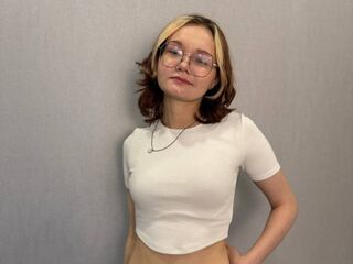 naked girl with live cam fingering ShemikaDestro
