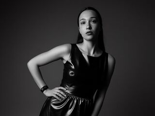 camgirl showing pussy SherrylSein