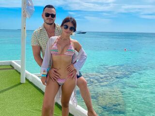 oral sex cam LyndaAndAntony