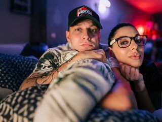 hot couple fucking on cam MonikaDeborguand