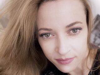 topless camgirl AdelineGreen