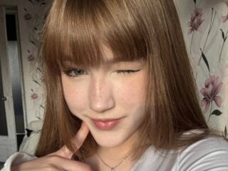 camslut topless AlberthaBack