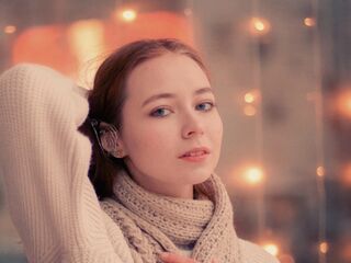 cam girl playing with vibrator AlishiaKho