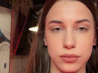 camwhore masturbating with dildo AllenWingham