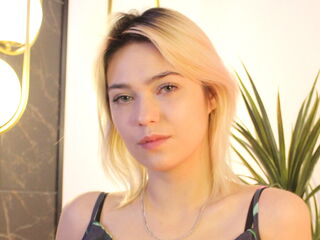 closeup web cam AlysiaBennet