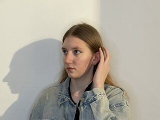 bedroom live cam AmiEllert