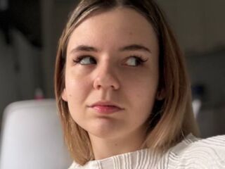 live strip tease show AnnikaMorgan