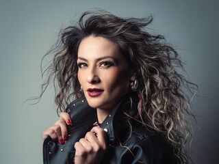 naughty cam girl AryTorres