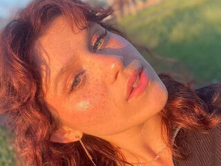 nude webcam girl AstridChing