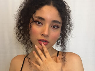 hot cam girl masturbating with dildo BellaVuitton