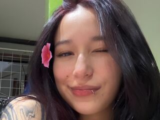 camgirl playing with vibrator CamiLewit