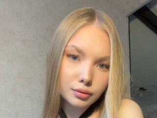 naughty cam girl fingering pussy CarolineNine