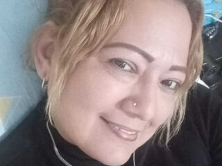 girl chat room ClauCollins
