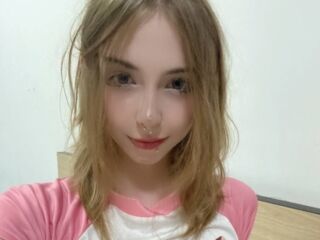 naked cam girl DaniGlow