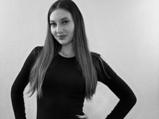 closeup web cam DaynaNicholls