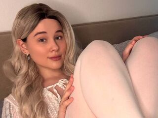 chat room webcam photo DeluaMoon