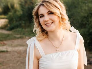 girl sex chat room DemetriceAkpan