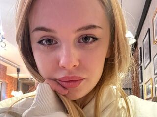 nude camgirl pic DevonaBradner