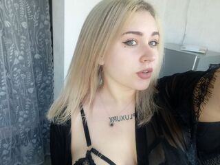 webcamgirl chatroom DinahSalimas