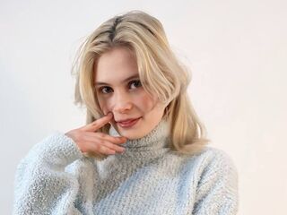 girl showing pussy DionTarzia