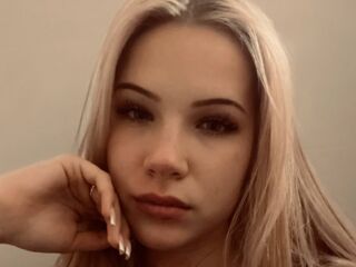 camgirl playing with dildo EleonoraTutuska