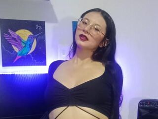 camgirl masturbating with vibrator EmberCullen