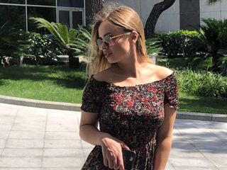 adult cam video chat EmileeBeyale