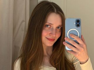 bedroom live webcam EmmaSagge