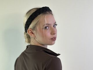 hot cam girl masturbating with sextoy EvetteHilado