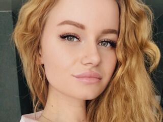 naked camgirl masturbating with dildo FaridaDos