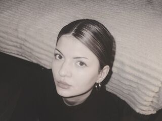 cam girl masturbating with vibrator GenaBaillargeon