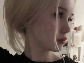 girl showing pussy HeatherHeinitz