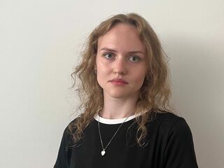 girl showing pussy IsabellaBegin