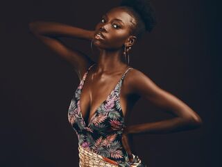 naked cam girl picture IssaJenner