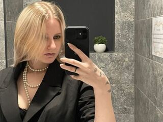 masturbating JenaeMcquillen