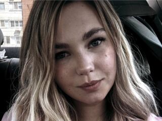 naked girl with webcam masturbating with dildo KandyWeiss