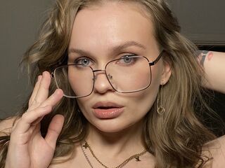 naked cam girl masturbating with vibrator KattyWests