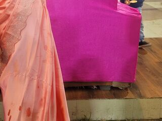 cam girl playing with vibrator KayleeLisha