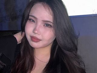 camgirl masturbating with dildo KeraHain