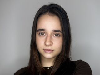 free live chatroom KristanKhiev