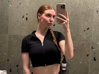 nude webcam girl photo LessieNunz