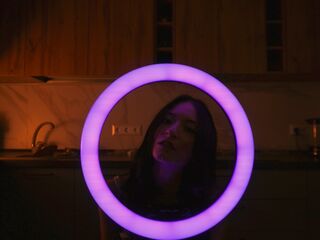 naked girl with cam fingering LessyLuiz