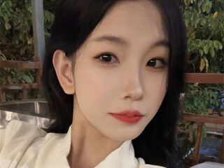 free jasmin webcam LianaWuy
